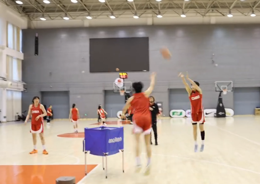 星空体育首页-效仿男篮！中国女篮春节未放假集训 备战女篮世界杯资格赛