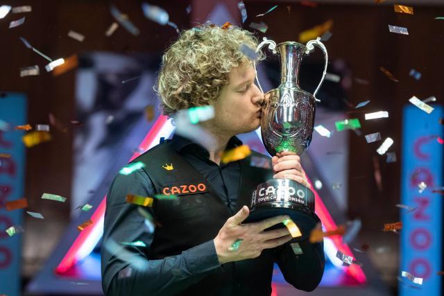 1616983356933034790.jpg 星空体育平台-巡回锦标赛罗伯逊夺第20冠 奥沙利文吞赛季第五亚