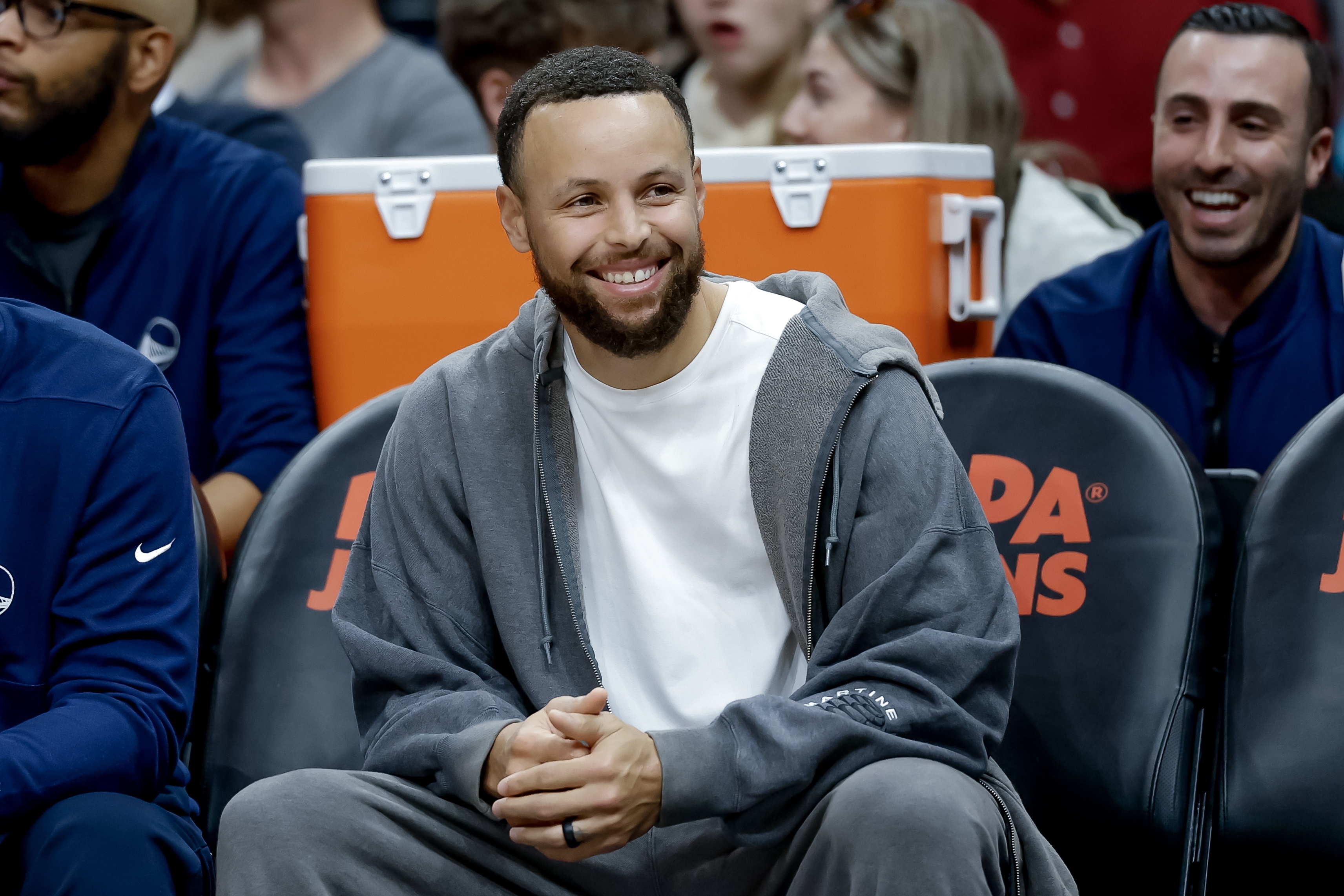 星空体育平台-NBA球员收入哪家强？乔丹45亿居首 LBJ压奥胖 科五库六&amp;三少前十