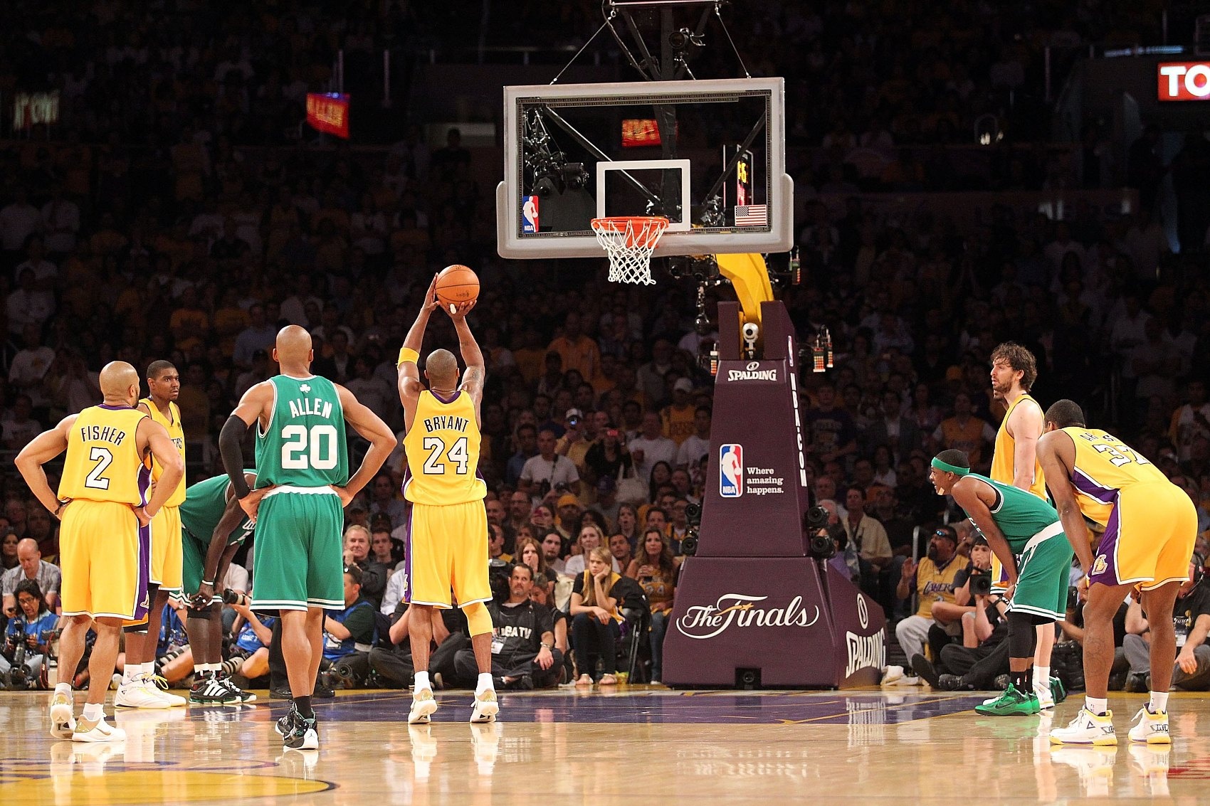 星空体育平台-NBA球员收入哪家强？乔丹45亿居首 LBJ压奥胖 科五库六&amp;三少前十